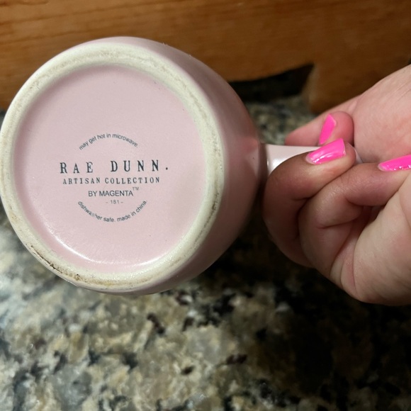 Bee lovers 🐝 - Picture 2 of 4